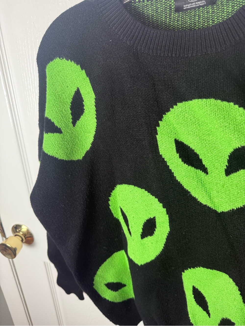 Dress in LALA Too Cool For You Oversized Alien Knit in Black S/M - Picture 3 of 6